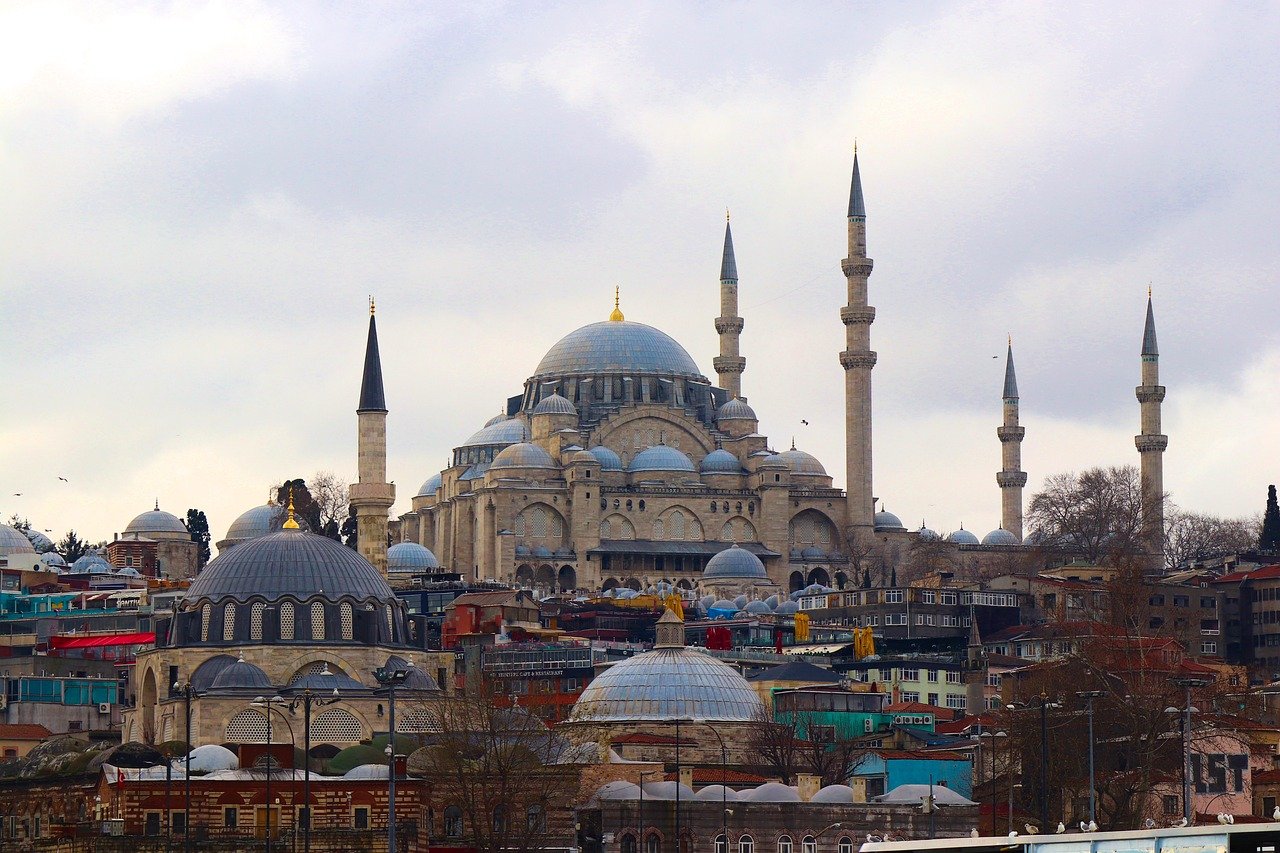 İstanbul'un Alışveriş Mekânlarını Gezin