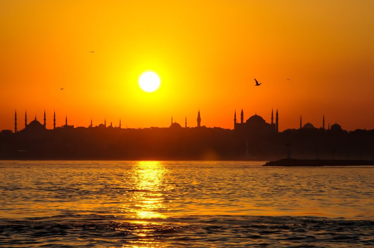 İstanbul'un Gece Hayatını Keşfedin